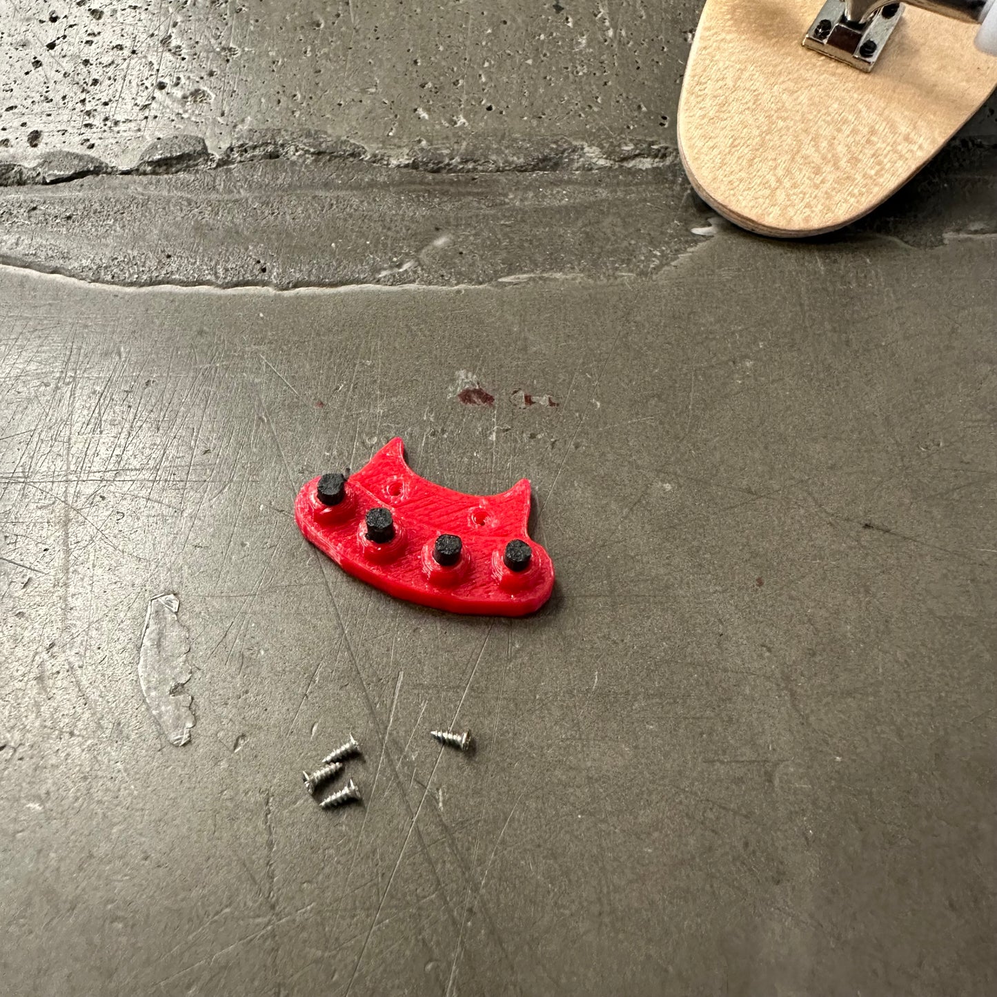Tail Devil for Fingerboard