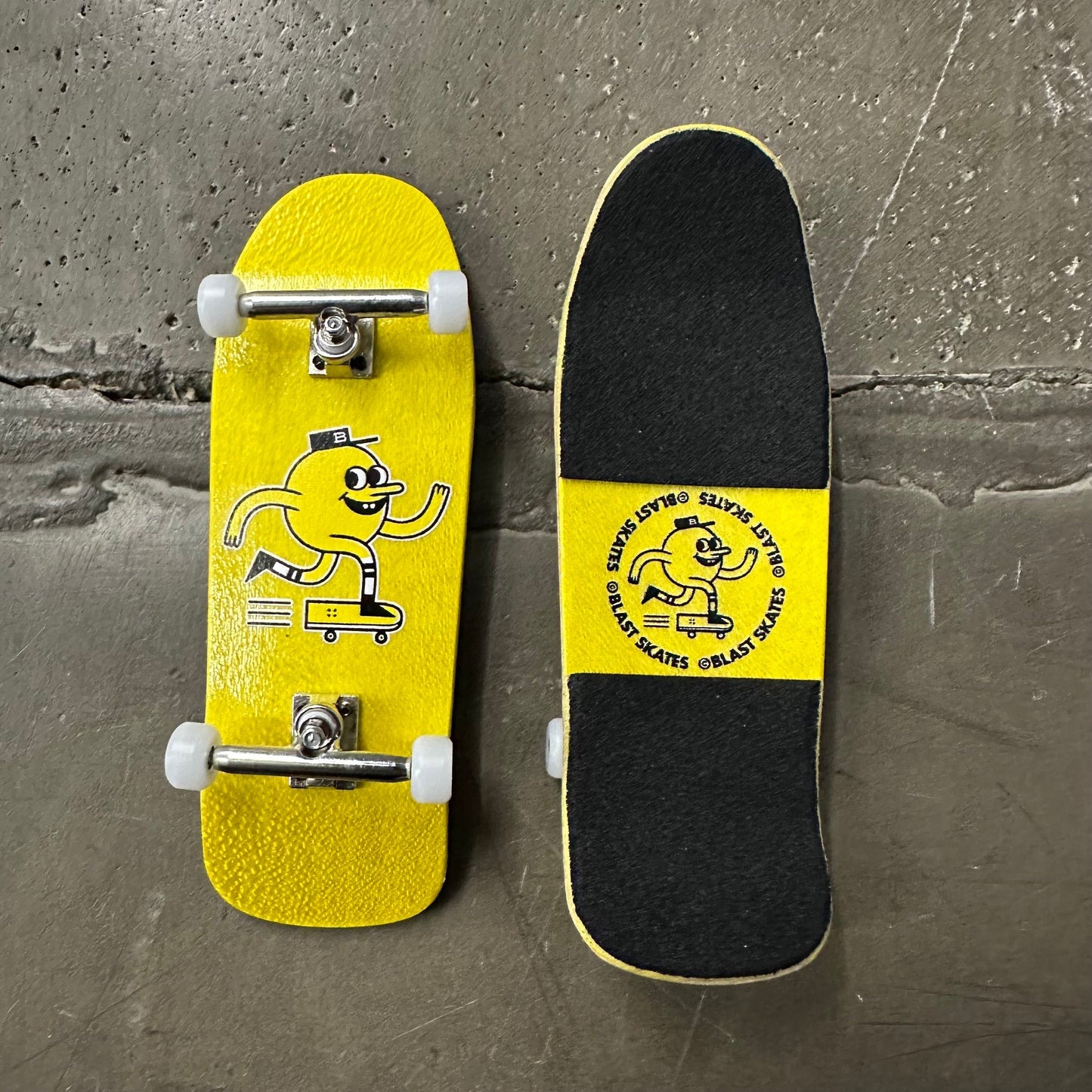 Blast Skates Fingerboard