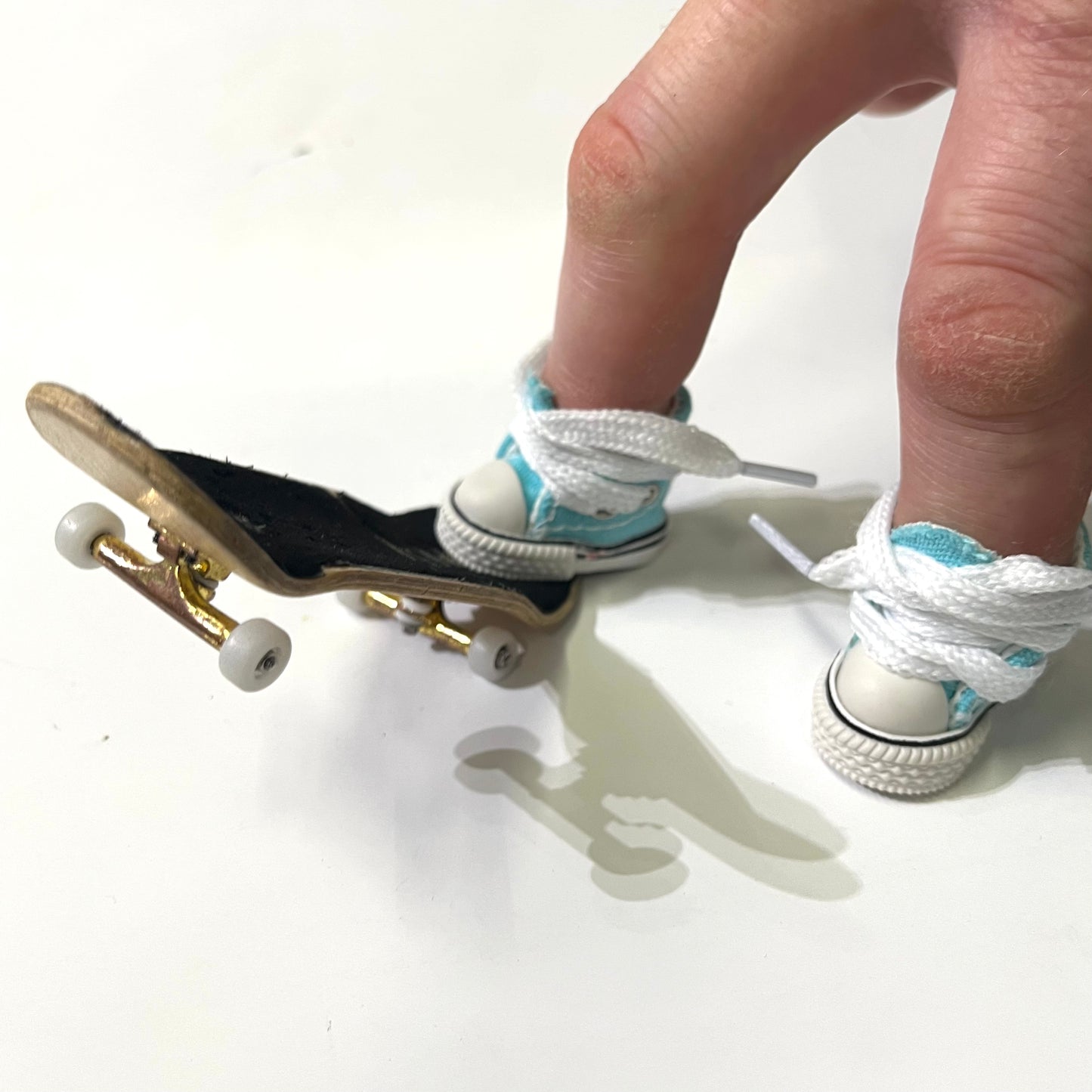 Finger Canvas Shoes