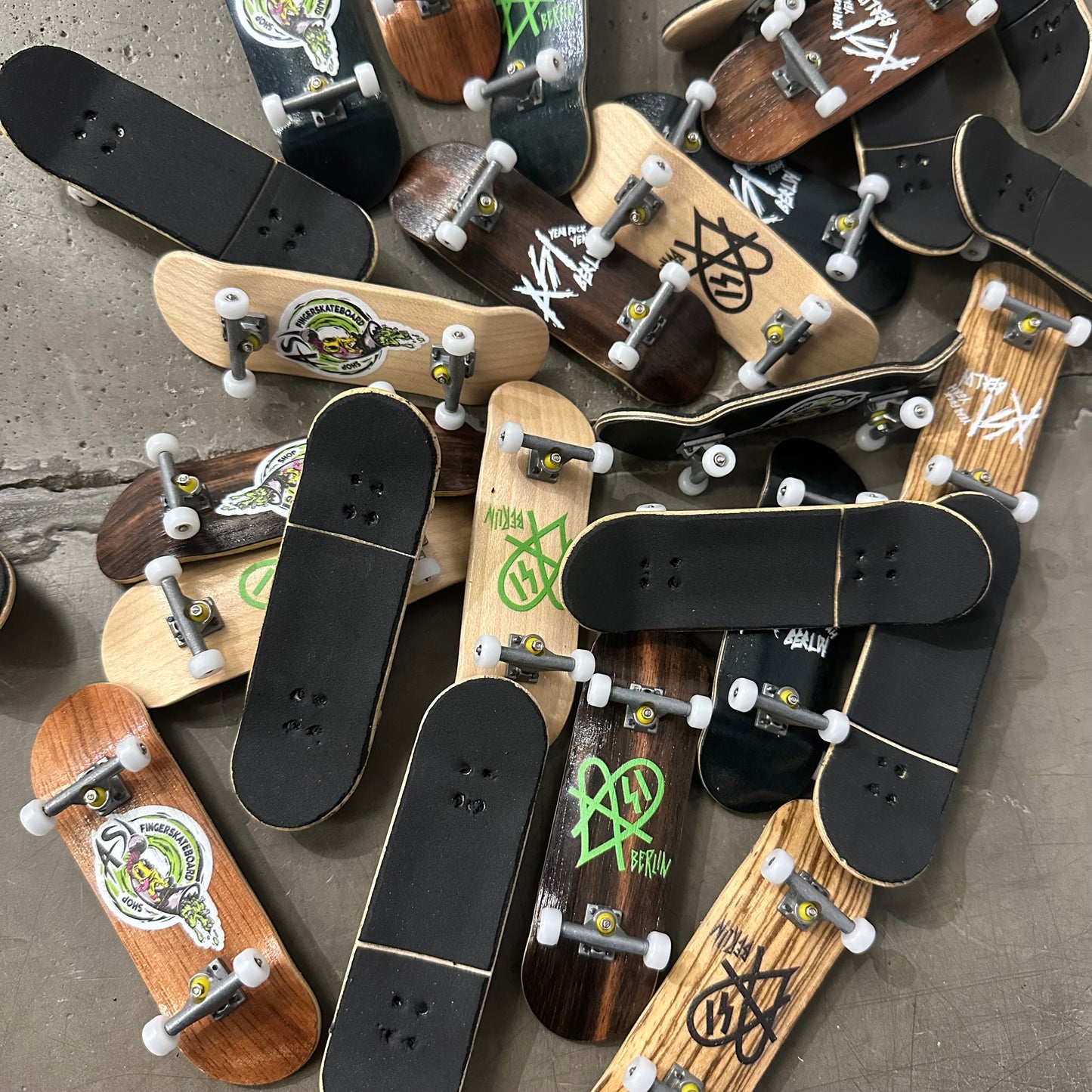 30mm Shop Complete Fingerboard