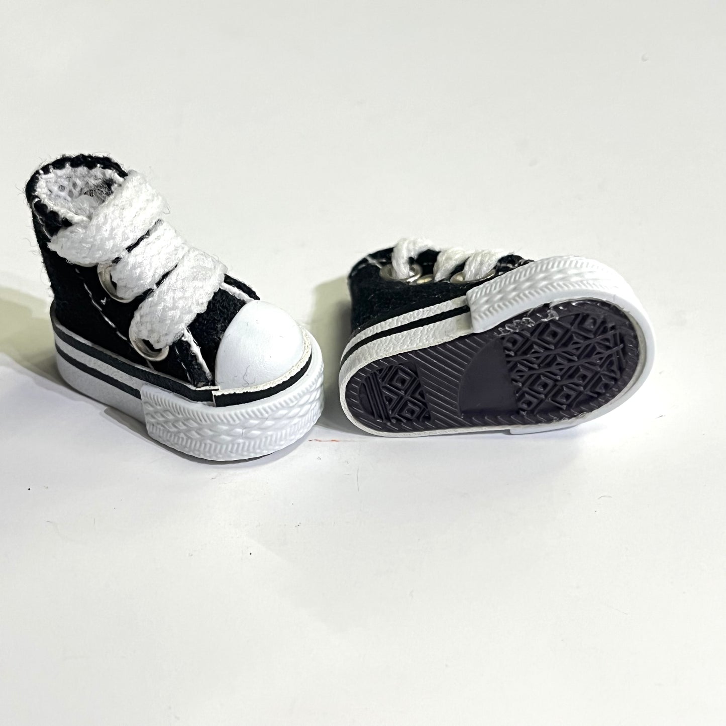 Finger Canvas Shoes