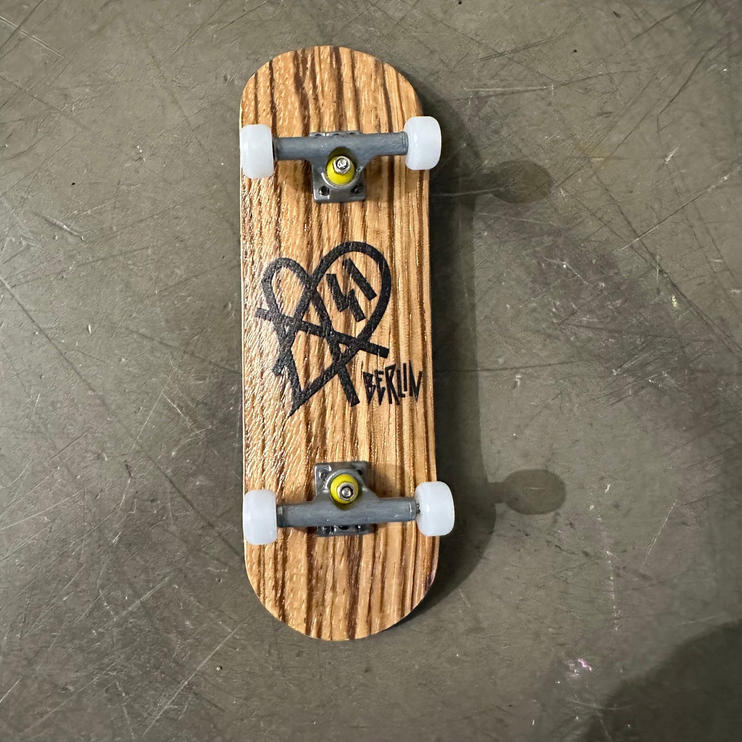 30mm Shop Complete Fingerboard