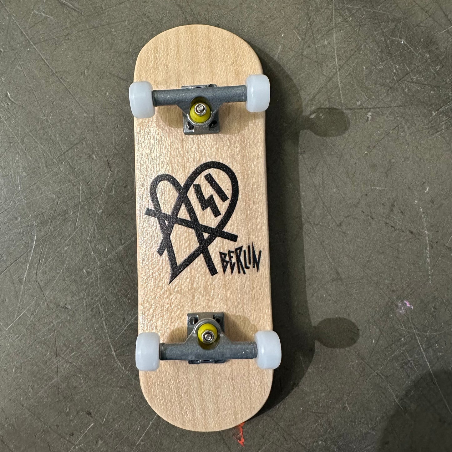 30mm Shop Complete Fingerboard