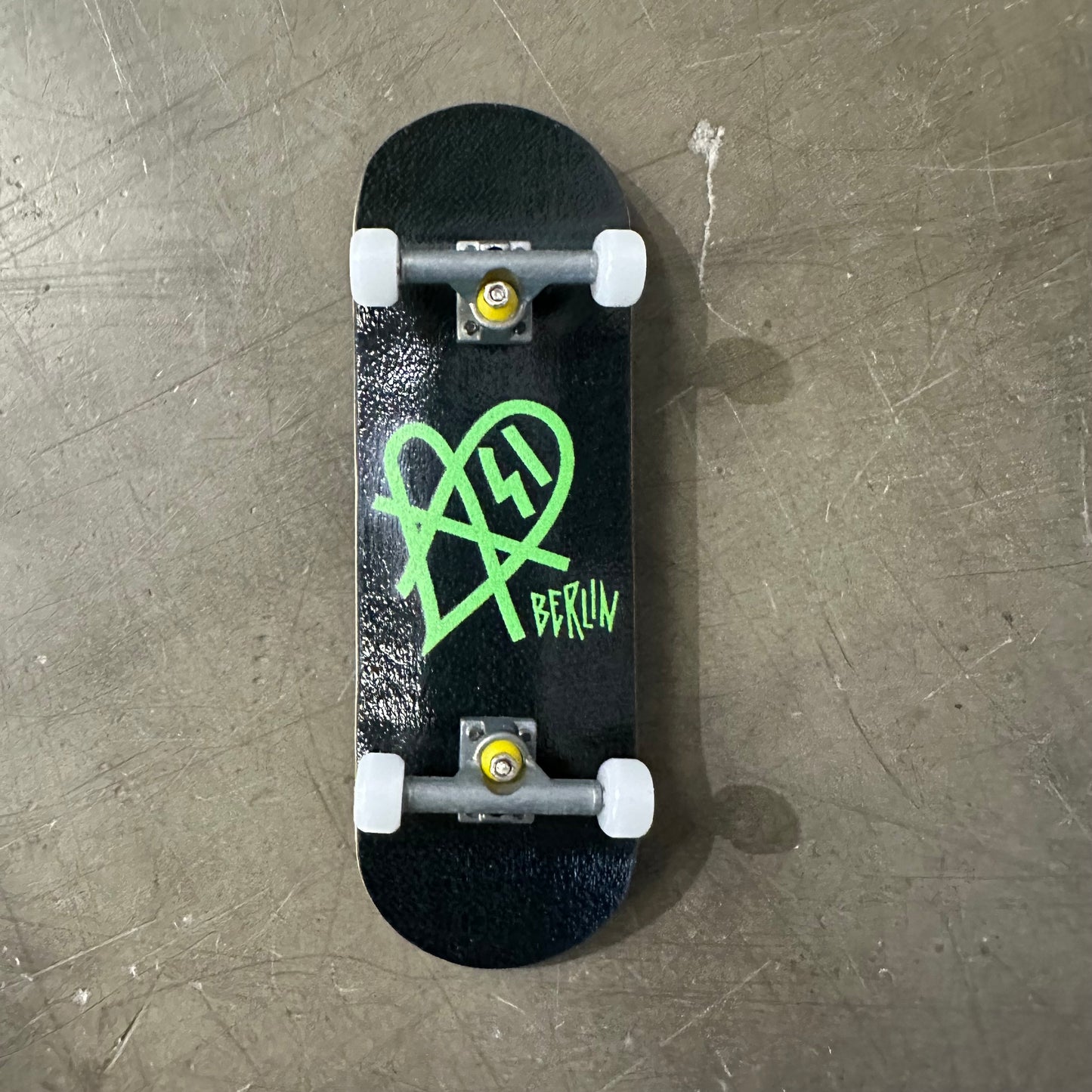 30mm Shop Complete Fingerboard