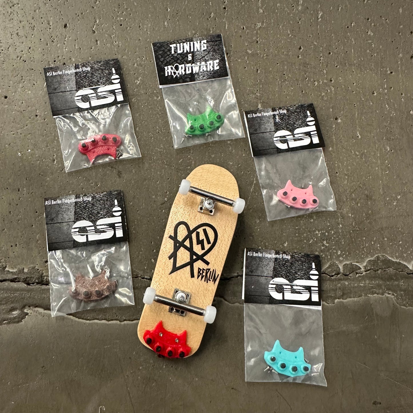 Tail Devil for Fingerboard