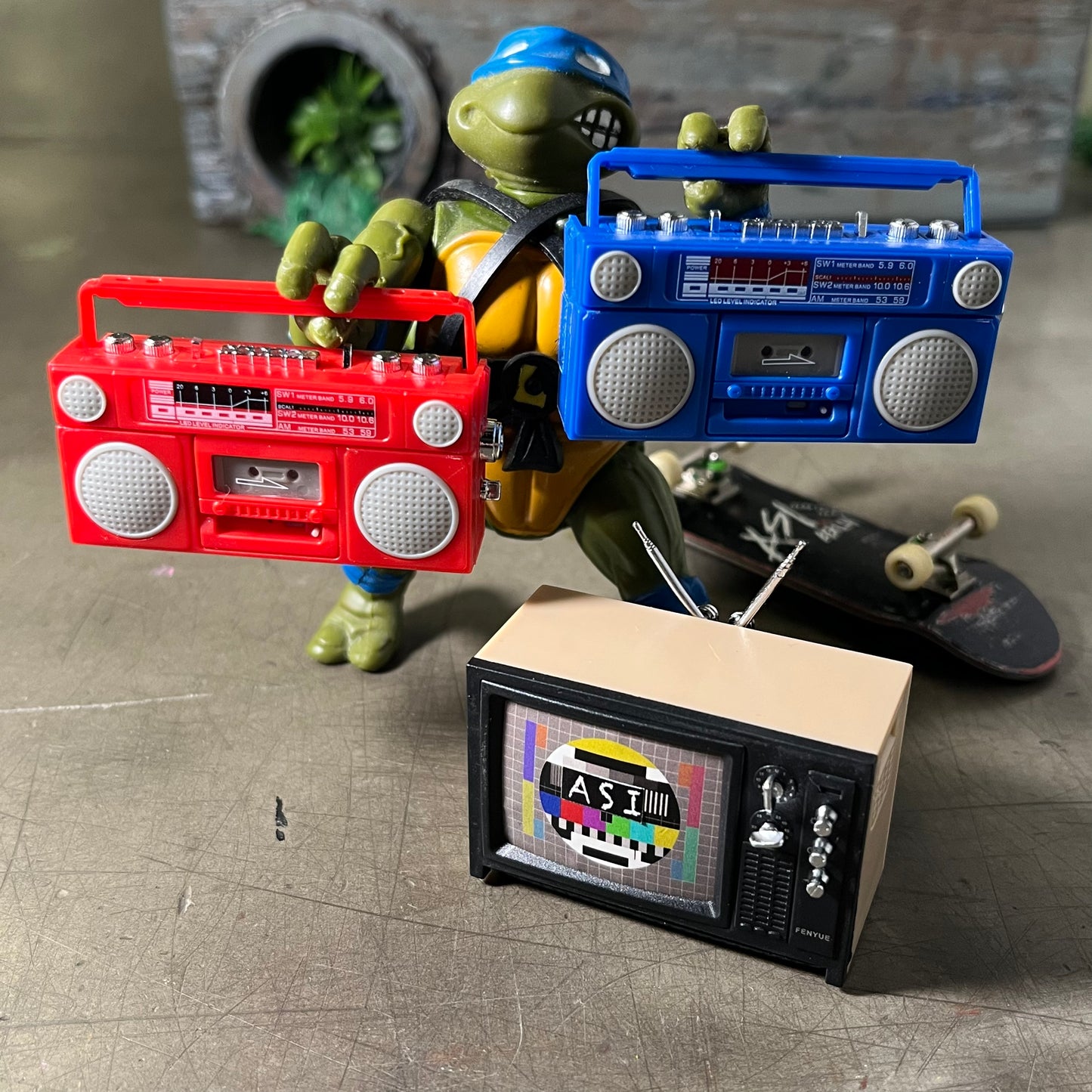 Asi TVs & Ghettoblaster