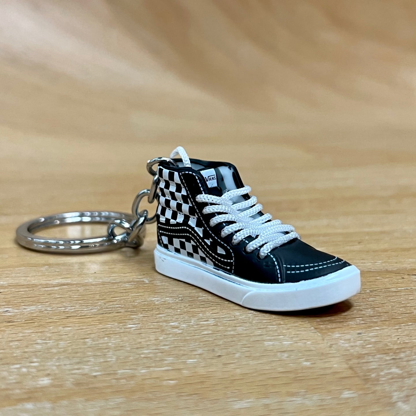 Shoe Keychain "Off The Wall"