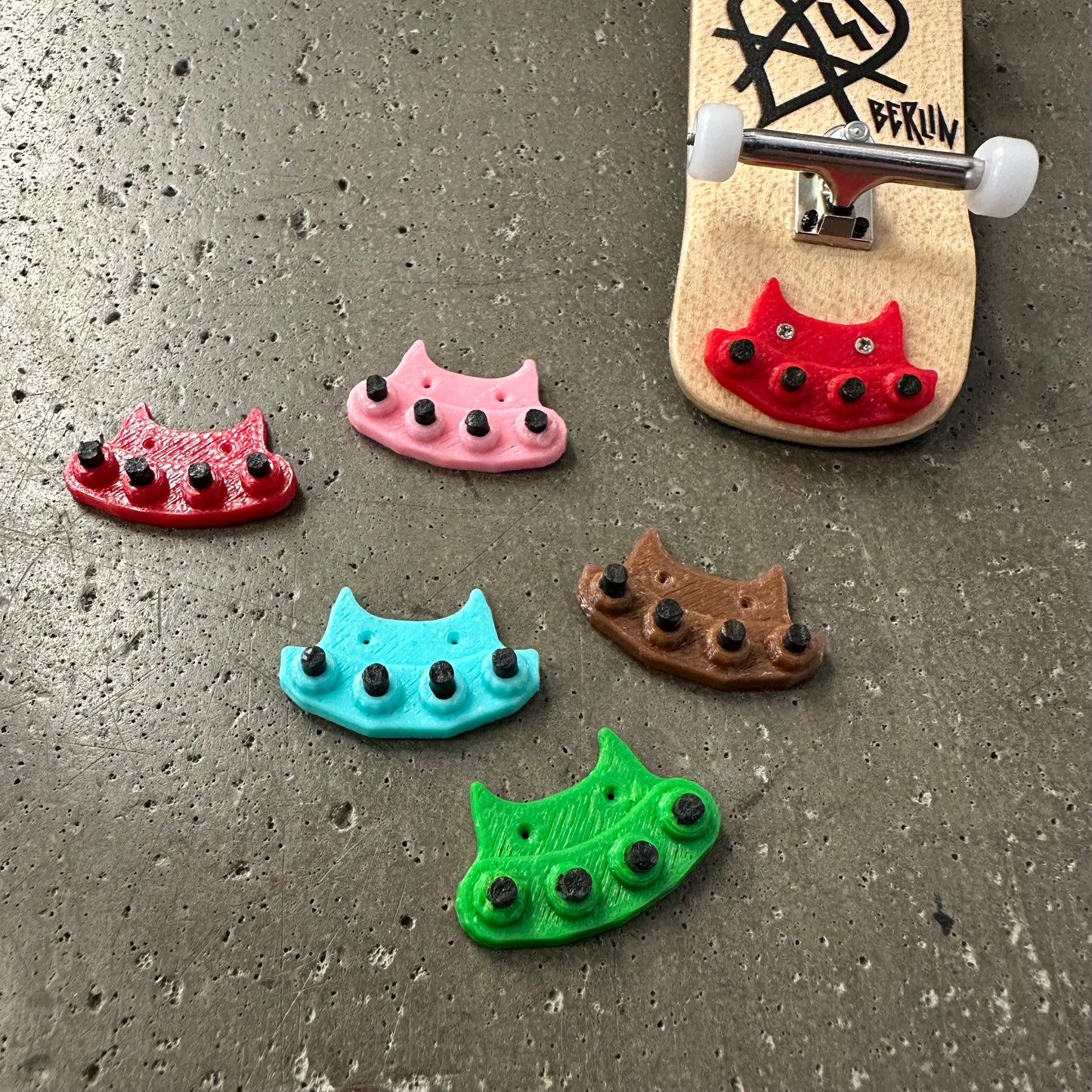 Tail Devil for Fingerboard