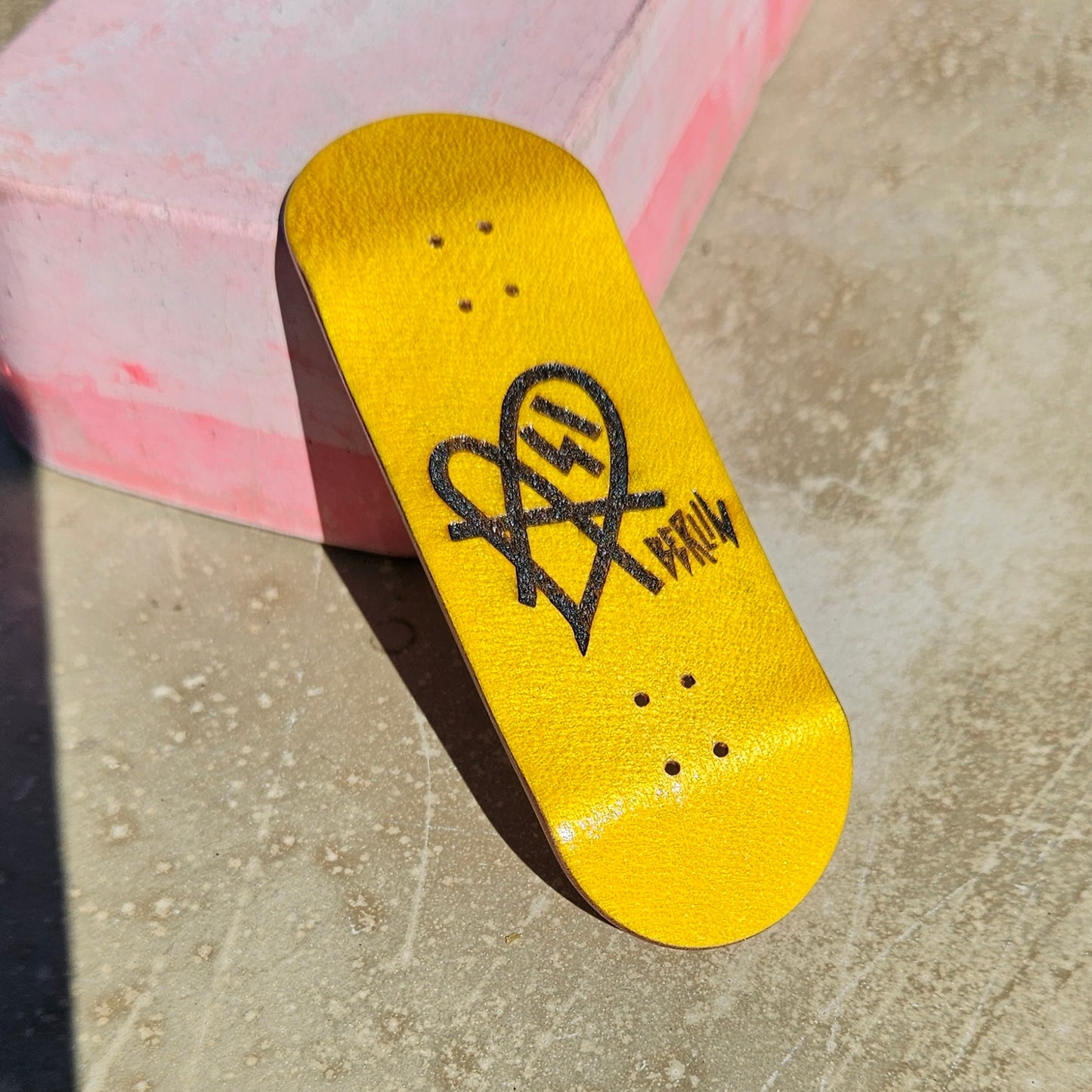 Mike FIngerboard´s X Asi Collaboration