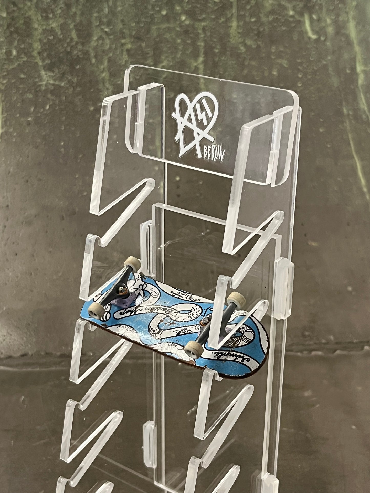 Asi Berlin Acrylic Board Rack