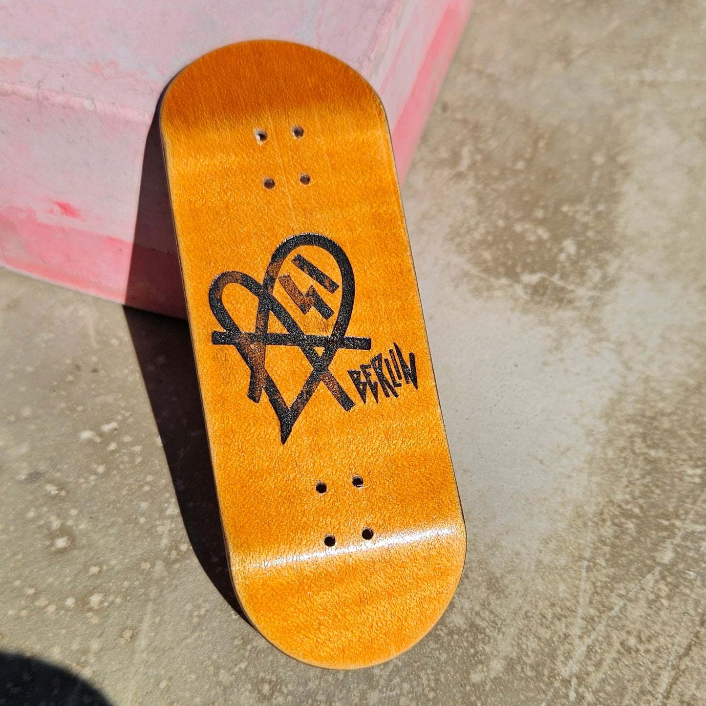 Mike FIngerboard´s X Asi Collaboration