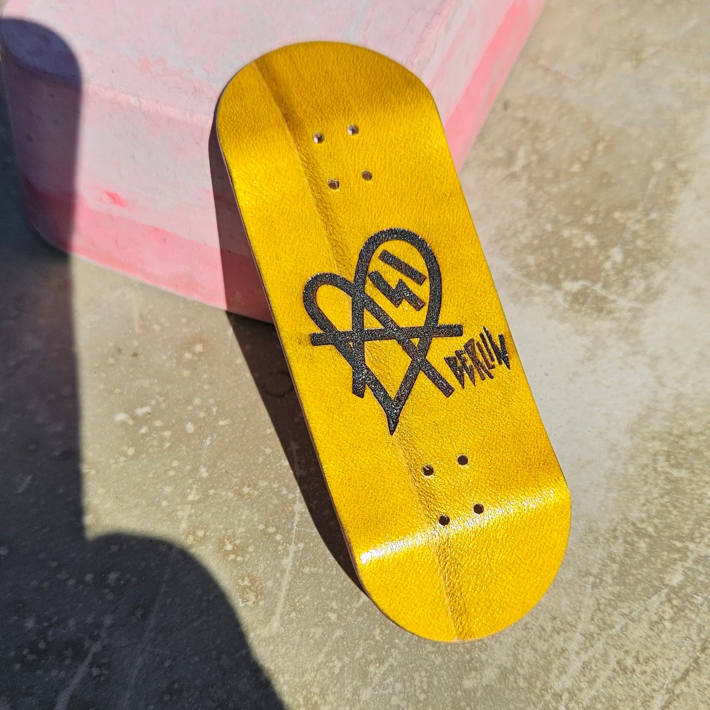 Mike FIngerboard´s X Asi Collaboration