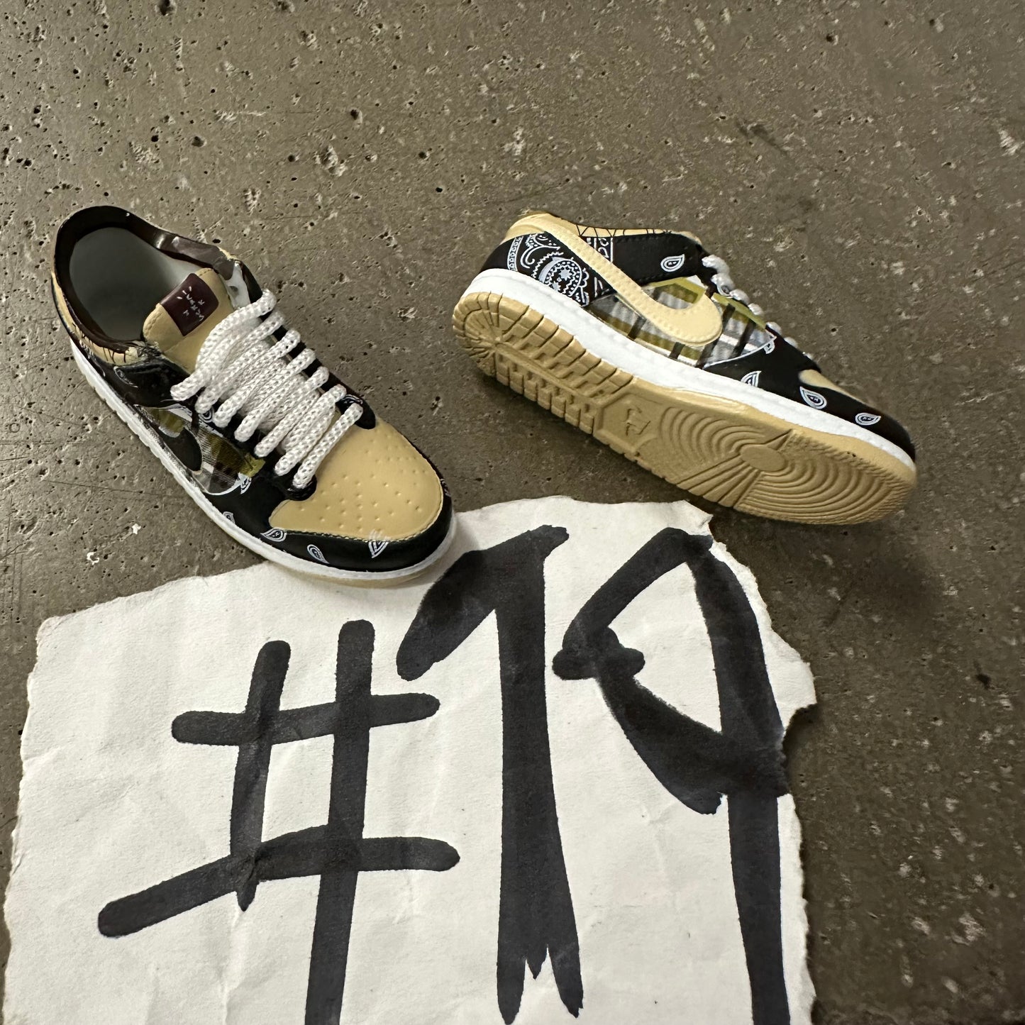 Authentic Finger Shoes
