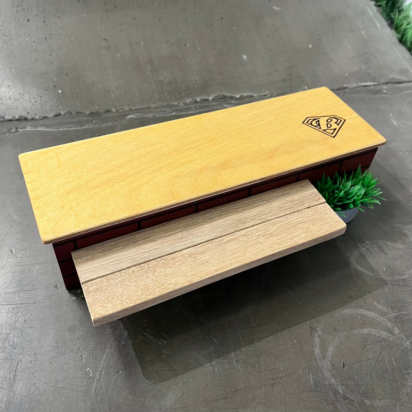 Bench Box by Big Beudl