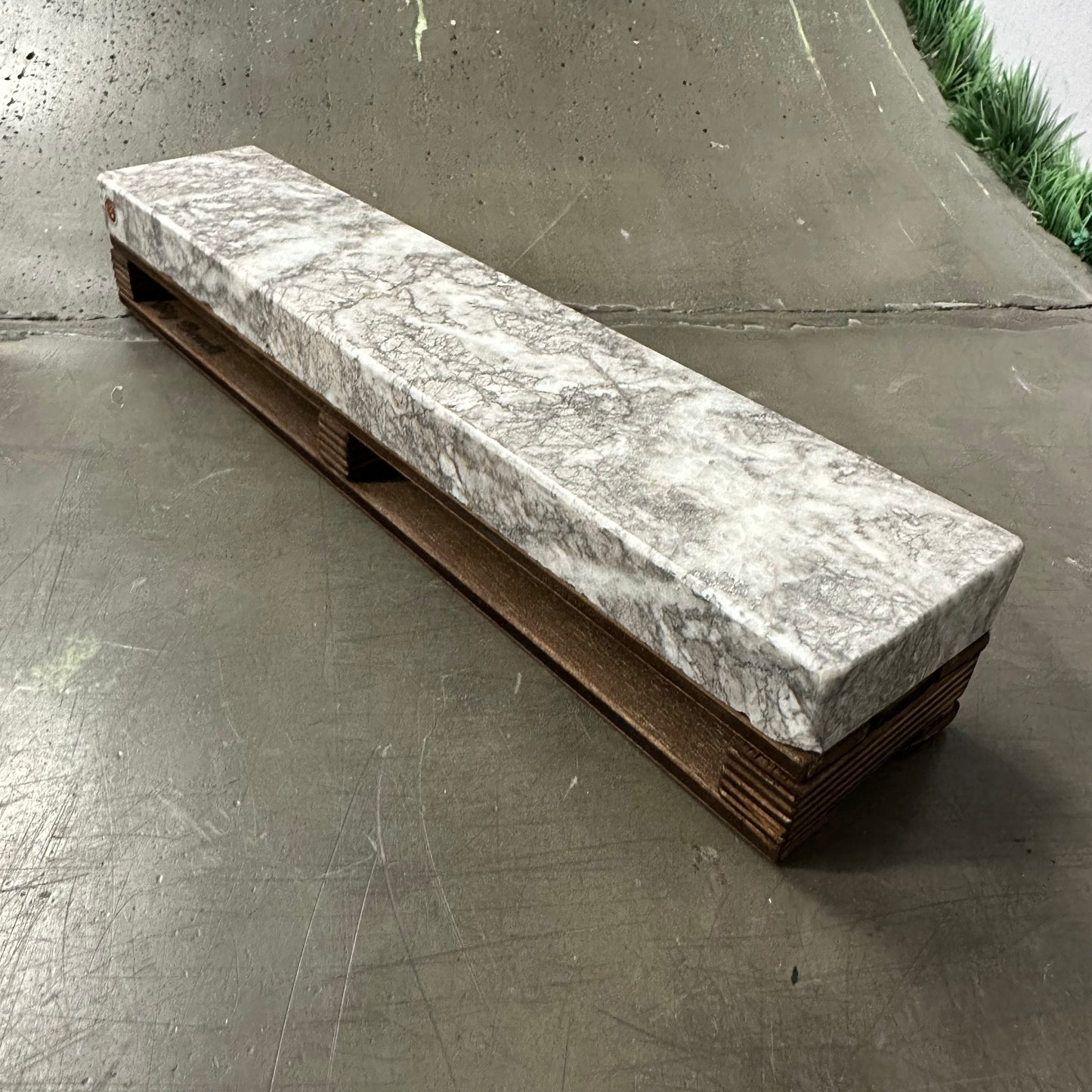 Marble Pallet Curb