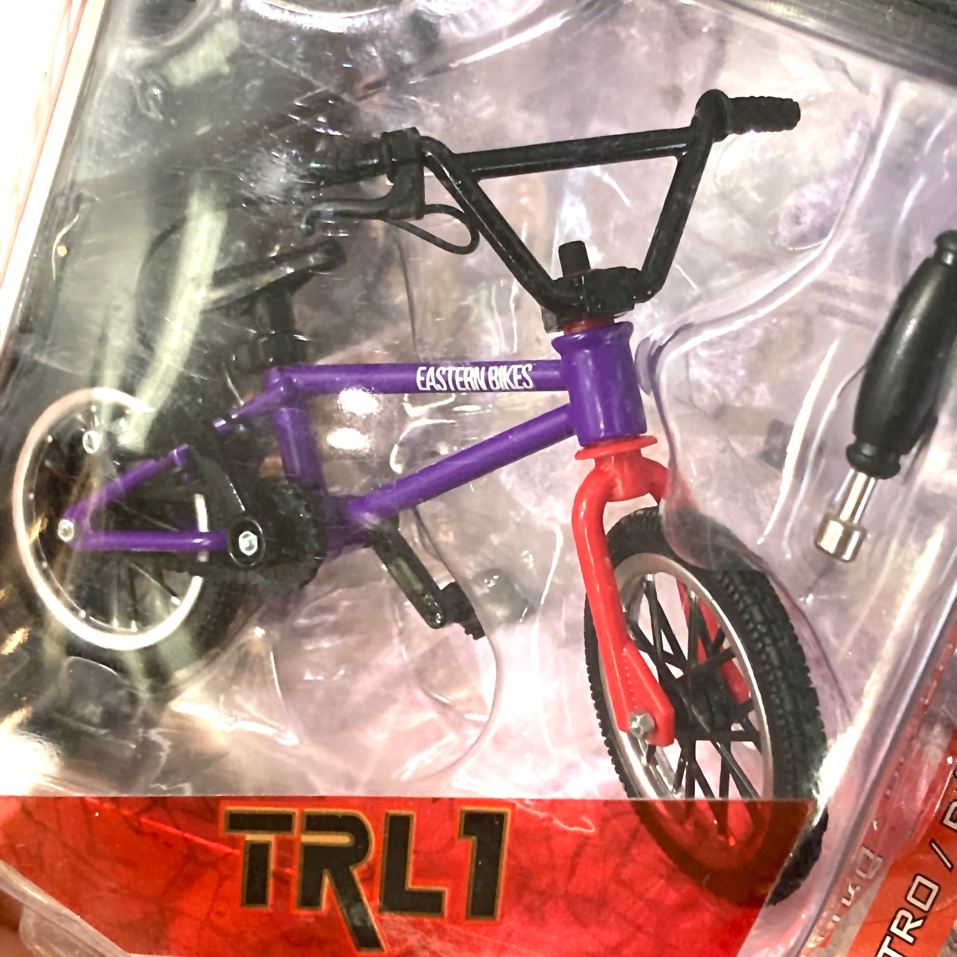 New Flick Trix - Platform - Redline - 2 Finger Bike- Black & Red Set